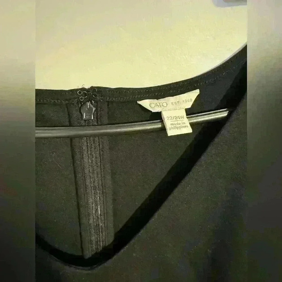 Women’s black Cato work dress with back zipper 22/24w - Picture 2 of 3